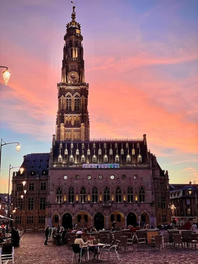 Le 31 Au Coeur Des Places Arras Exterior foto