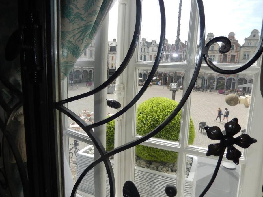 Le 31 Au Coeur Des Places Arras Exterior foto
